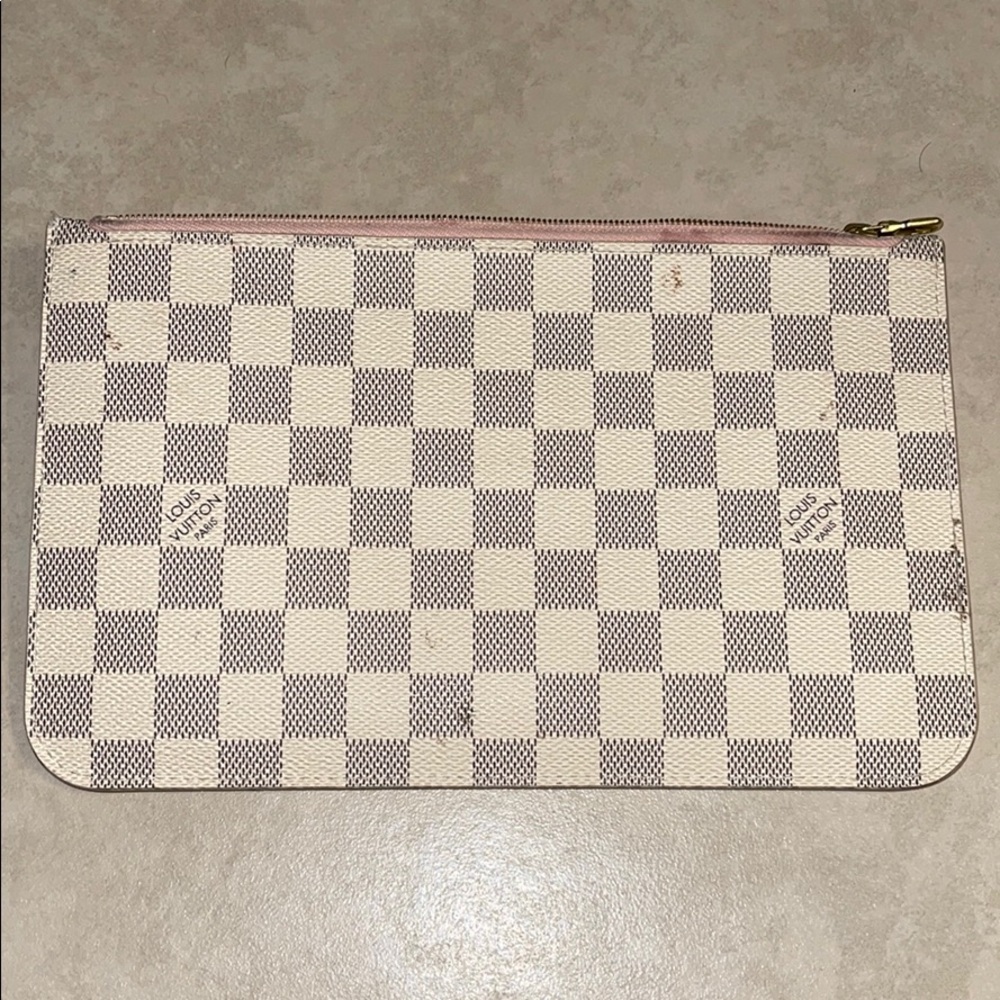 COPY - USED Louis Vuitton Wristlet